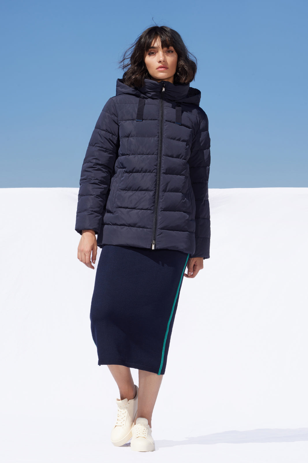 Geacă de damă Madzerini dark navy, puf Bio Down, eleganță și confort.