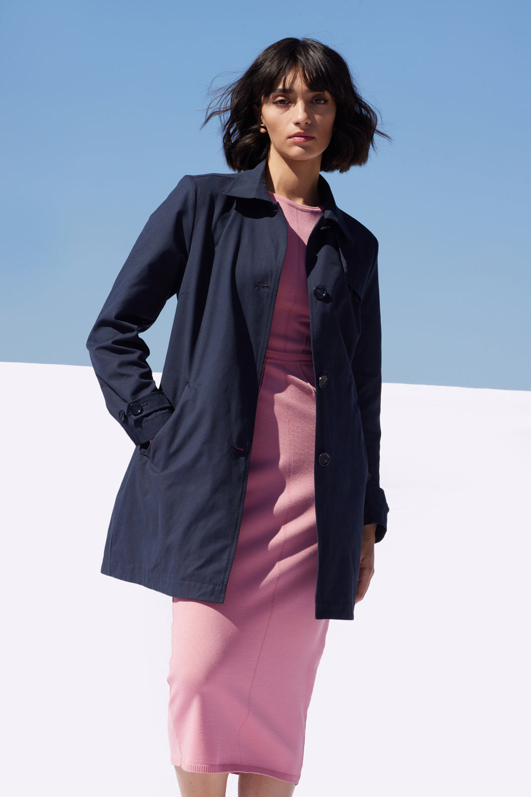 Trenci damă Madzerini PIA dark navy, material neted, detalii elegante.